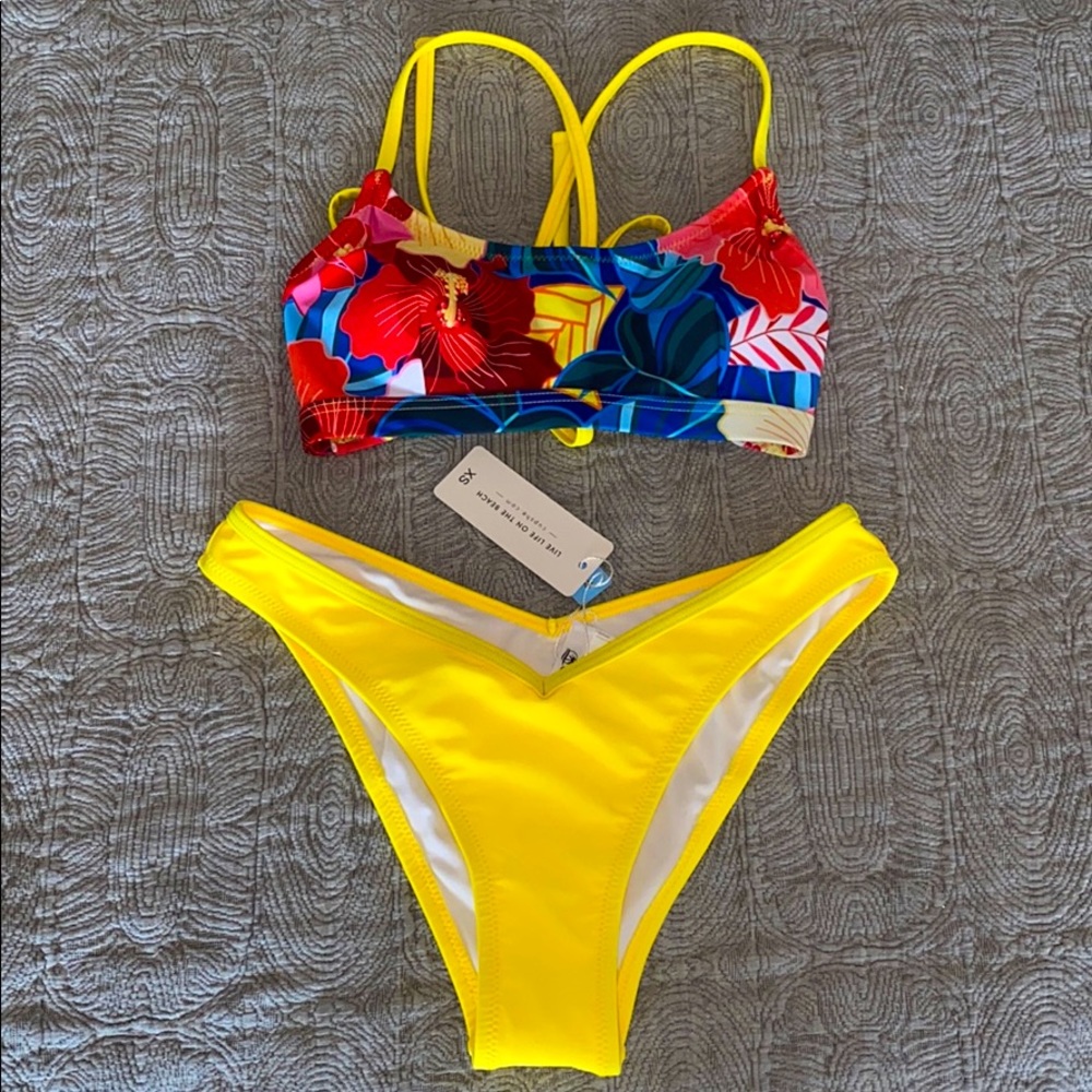 Cupshe Bright Floral Print Bikini